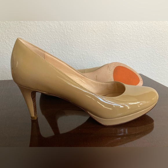 Cole Haan tan heels - Picture 1 of 2